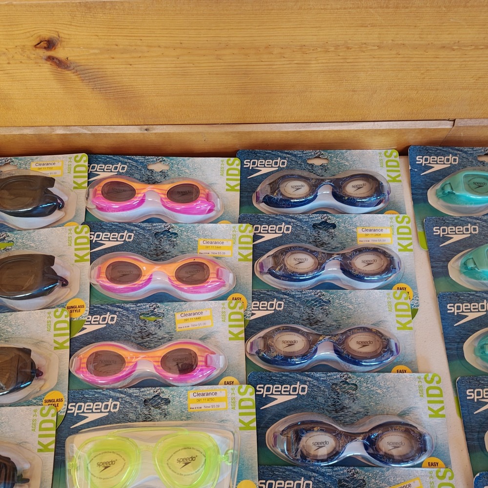 Lot of 30 Sealed Speedo Kids Goggles Sz 3-6 Party Favors Birthday Swim Party - Picture 5 of 6